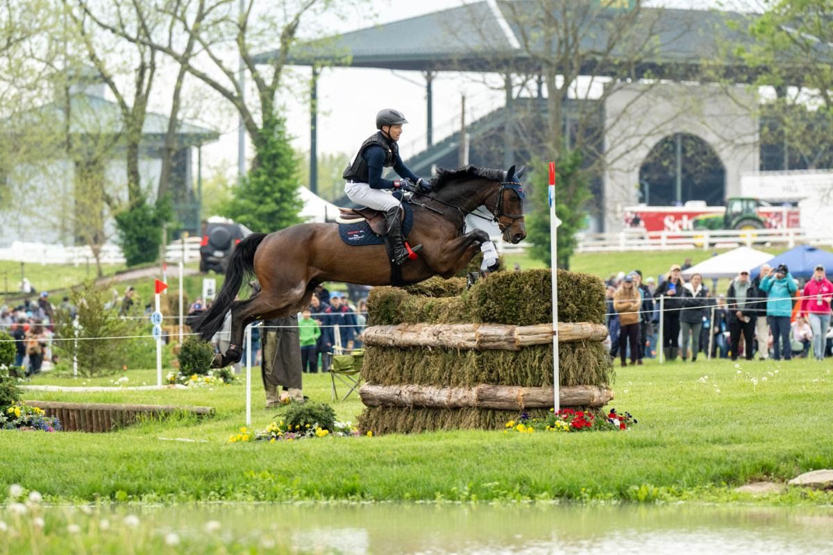 Jung extends his lead at the Defender Kentucky Three-Day Event